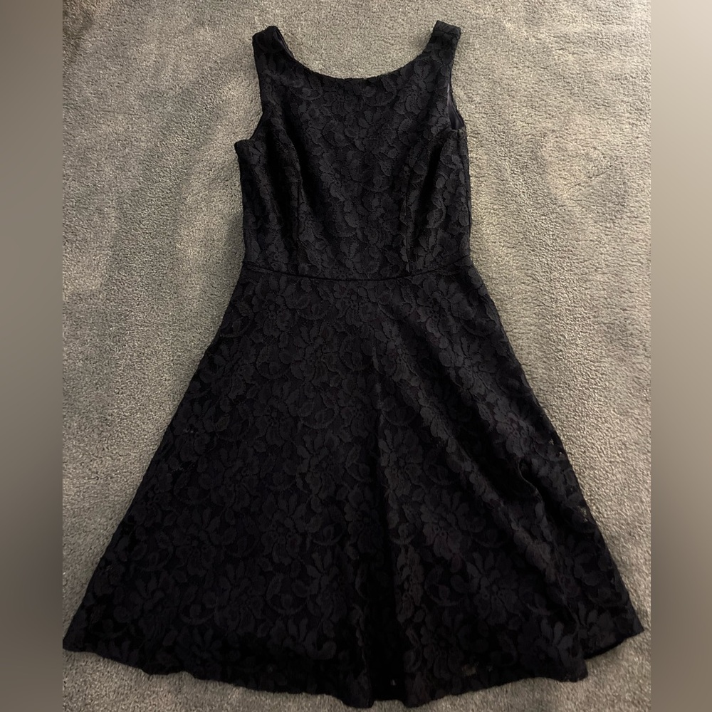 macy’s navy blue lace dress, size small (fits a 23-25waist)